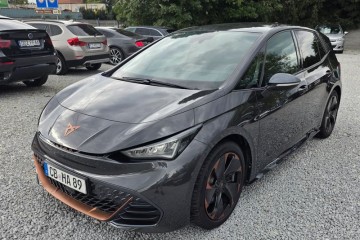 Pełne Wyposażenie Zasięg 378 km Roczna Gwarancja Śliczna!