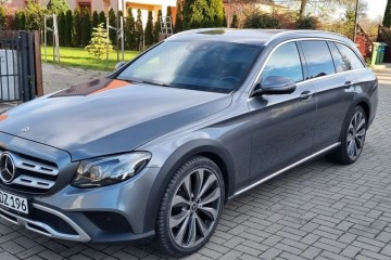 4X4 Pakiet AMG Pełna Wersja Wyposażenia Gwarancja Mechaniczna Śliczny